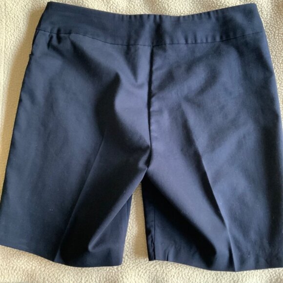Pull on shorts - Picture 3 of 3